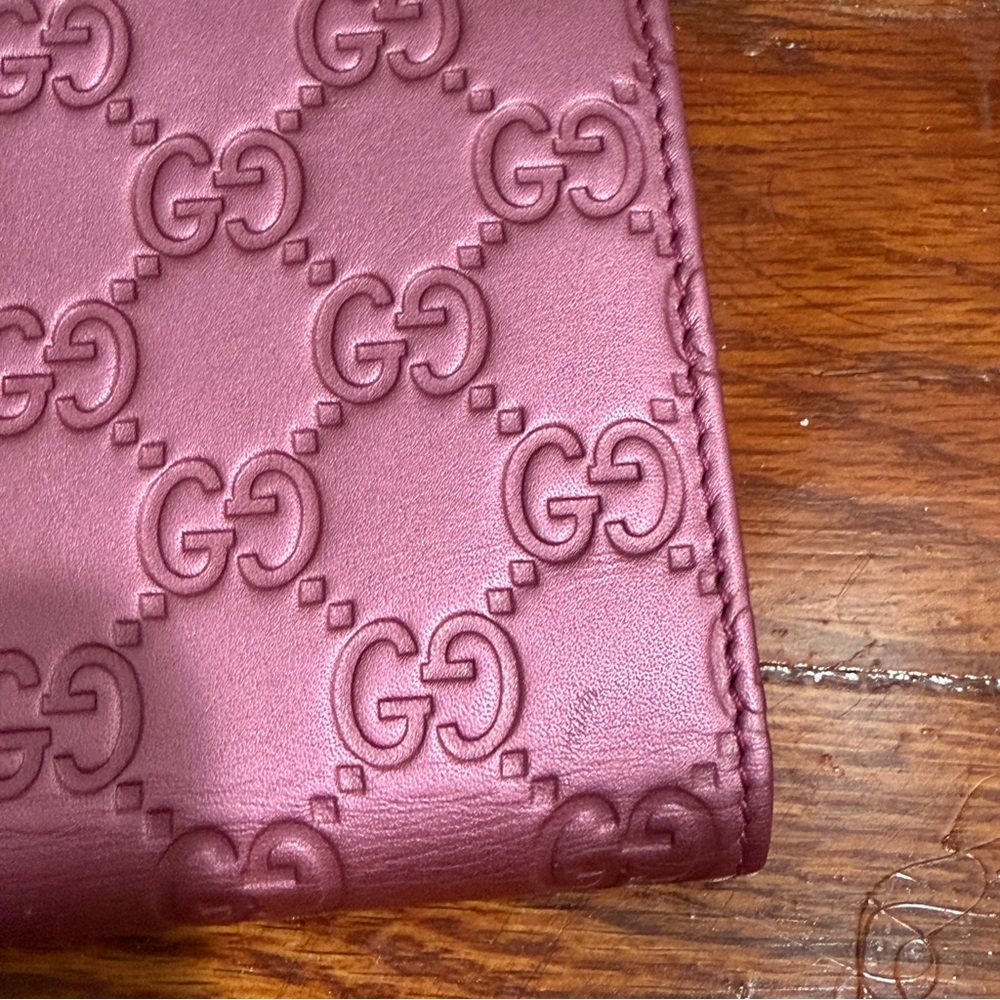 Gucci Pink Metallic Embossed Wallet - Picture 4 of 15